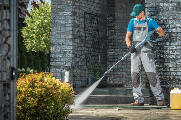 Best Animal Enclosure Cleaning  in Moosic, PA