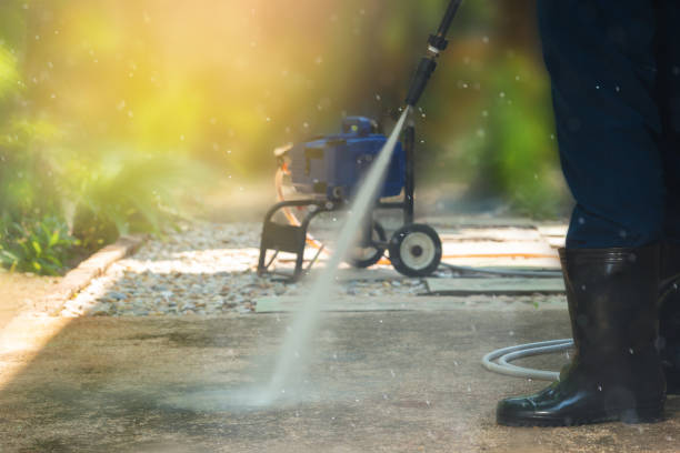 Best Sidewalk and Walkway Cleaning  in Moosic, PA